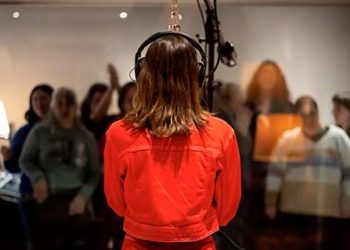 Sara Roy publica ‘Tocar el cel’, la cançó oficial de l’Embotona’t Festival