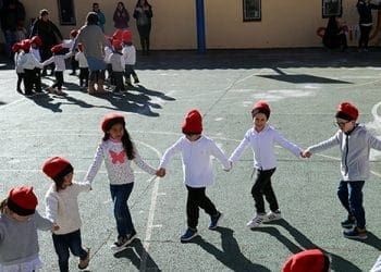 Els balls tradicionals catalans entren a les aules de l’Alt Berguedà