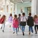 Inici del curs escolar 2025-2026 a Catalunya: menys alumnes, prohibició del mòbil i més recursos docents