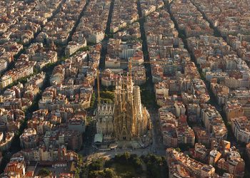 El 40% de mares de Barcelona vol viure en un lloc més sa però no pot fer-ho per motius econòmics