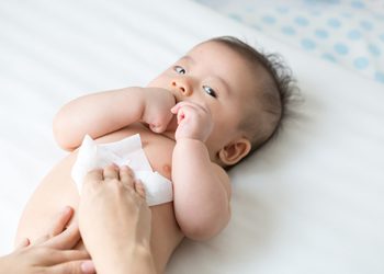 Tovalloletes humides: segures per a nadons?