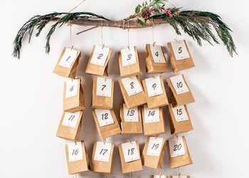 Calendari d’advent amb bossetes penjades