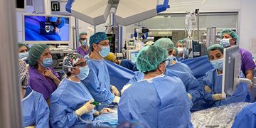 Operat a Barcelona i per primer cop a Europa un fetus que havia desenvolupat els budells fora del seu cos