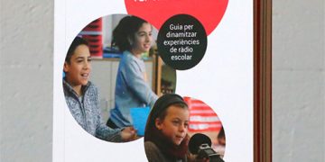La veu de la infància: una guia per impulsar la ràdio escolar