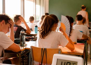 Aules que Cremen denuncia que 185 dels 287 centres monitorats van superar els 30 graus aquest dimarts
