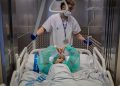Una exposició al Palau Robert indaga en l’acollida sanitària a Catalunya d’infants de Gaza