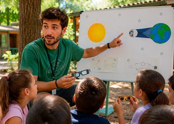 La Generalitat i Fundesplai s’alien per divulgar la singularitat de l’eclipsi total a colònies, campaments i casals